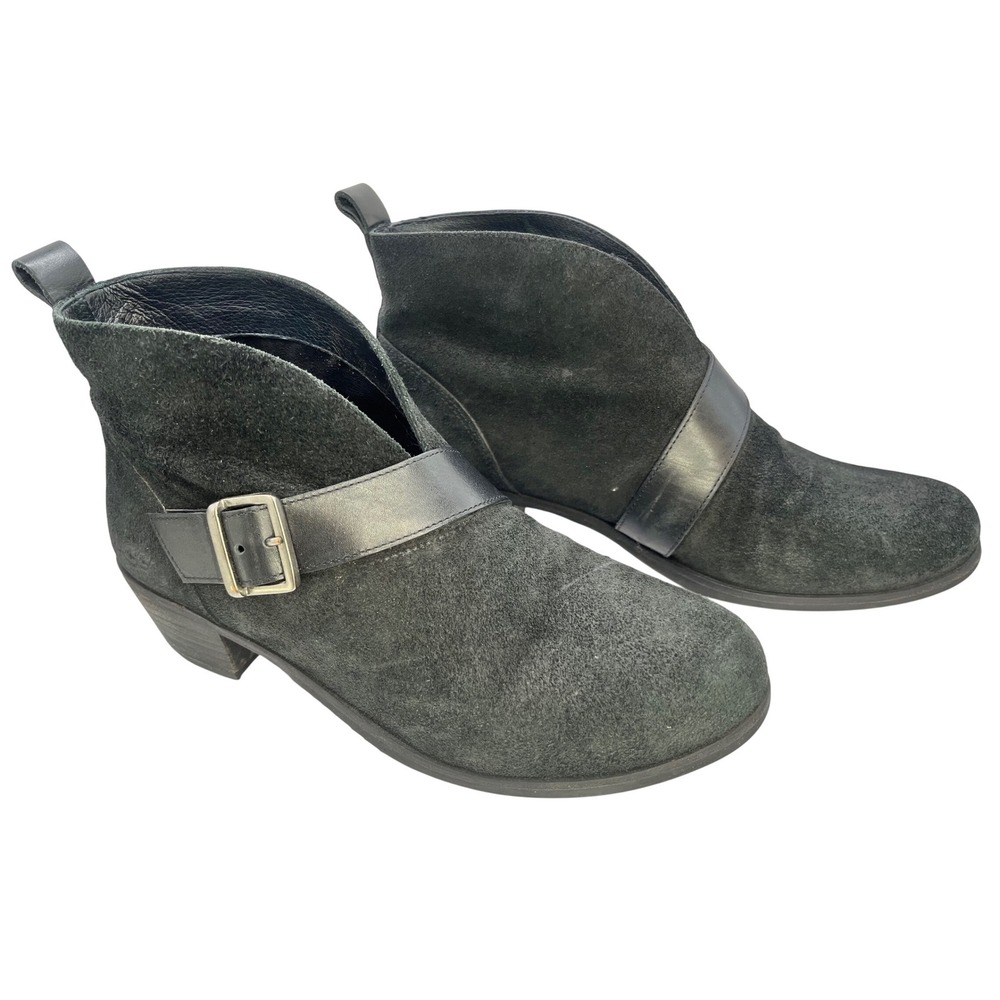 UGG Wright Black Suede Belted Ankle Boots Leather Strap Block Heel Size 7 Sample